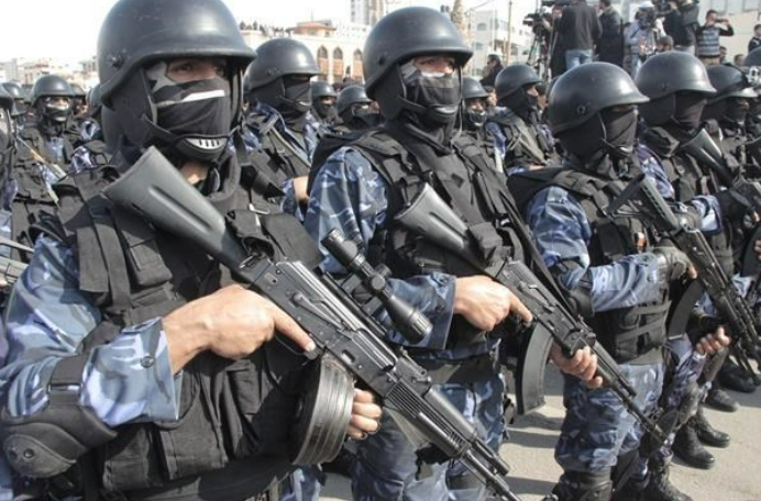 اعتقال اثنين من أخطر المطلوبين في الخليل